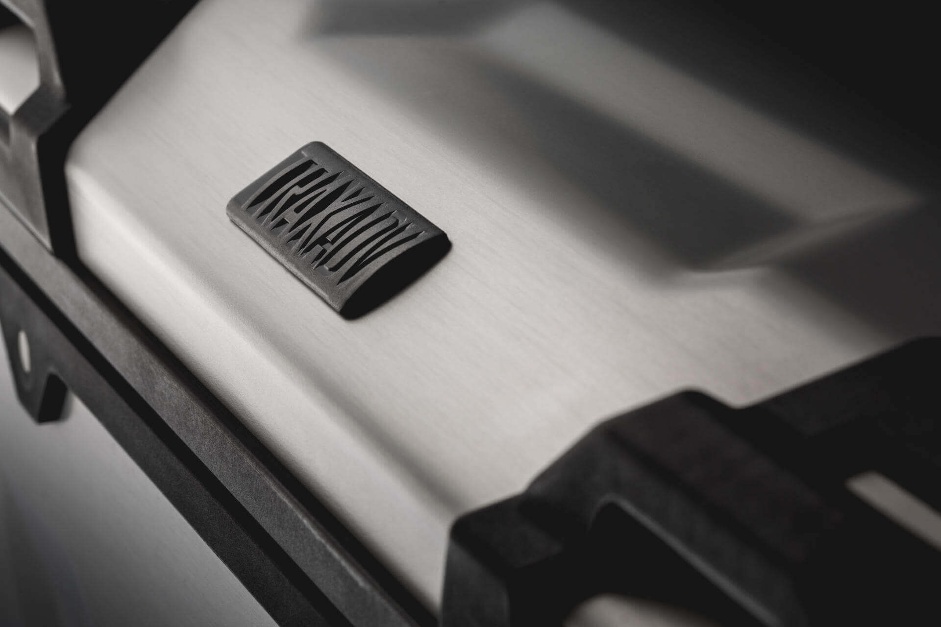 trax-adv-detail-1.jpg